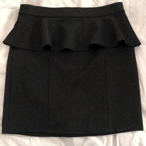 Black Zipper Peplum Skirt - Size 6 American Eagle